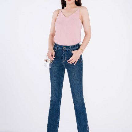 2-strap shirt made of thin, loose material