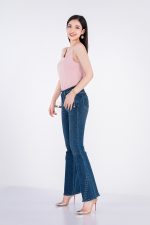 2-strap shirt made of thin, loose material
