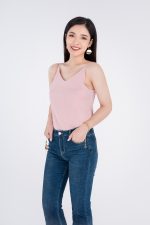 2-strap shirt made of thin, loose material