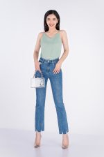 2-strap shirt made of thin, loose material