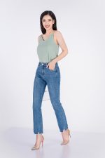 2-strap shirt made of thin, loose material