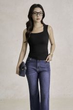 Cotton knitted shirt with round neck and ruffled waist
