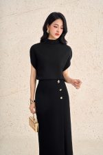 Cotton knitted T-shirt with round neck and stylized sleeves