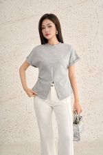 Cotton knitted T-shirt with round neck, short sleeves, slit waist, styled hem
