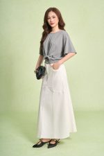 Cotton knitted t-shirt with short round neck, half sleeves, elastic hem and tie tie for styling