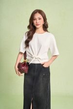 Cotton knitted t-shirt with short round neck, half sleeves, elastic hem and tie tie for styling