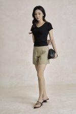 Fashionable cotton knitted shirt with round neck and short sleeves