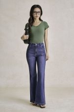 Fashionable cotton knitted shirt with round neck and short sleeves