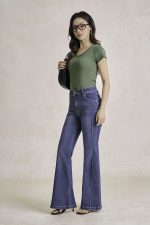 Fashionable cotton knitted shirt with round neck and short sleeves
