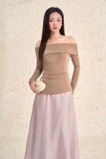 Fashionable off-the-shoulder, long-sleeved wool knitted T-shirt