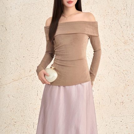 Fashionable off-the-shoulder, long-sleeved wool knitted T-shirt