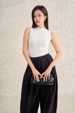 Fashionable sleeveless high-neck cotton knitted T-shirt