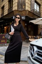 High-end crop top sweater with elastic waistband, wide V-neck, long sleeves, diagonal flap