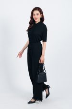High-end fashion sweater with high collar and loose sleeves