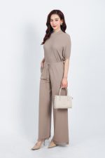 High-end fashion sweater with high collar and loose sleeves