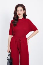 High-end fashion sweater with high collar and loose sleeves