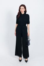 High-end fashion sweater with high collar and loose sleeves
