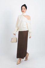 High-end fashion sweater with high neck, off-the-shoulder design