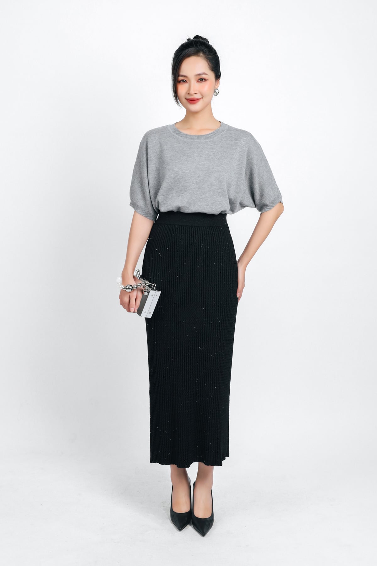 High-end fashion sweater with round neck and light puff sleeves High-end fashion sweater with round neck and light puff sleeves