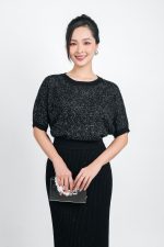 High-end fashion sweater with round neck and light puff sleeves