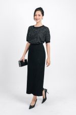 High-end fashion sweater with round neck and light puff sleeves