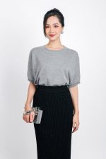 High-end fashion sweater with round neck and light puff sleeves