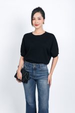 High-end fashion sweater with round neck and light puff sleeves