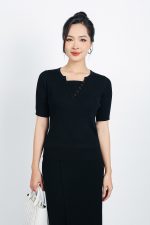 High-end fashion sweater with round neck and loose sleeves