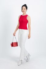 High-end fashion sweater with round neck and sleeveless design