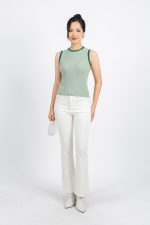 High-end fashion sweater with round neck and sleeveless design