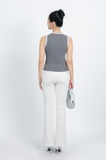 High-end fashion sweater with round neck and sleeveless design