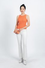 High-end fashion sweater with round neck and sleeveless design