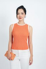 High-end fashion sweater with round neck and sleeveless design