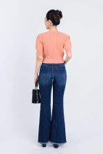 High-end fashion sweater with round neck, puffed sleeves and pearl-embellished body