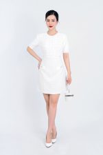 High-end fashion sweater with round neck, puffed sleeves and pearl-embellished body