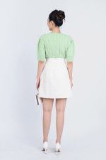 High-end fashion sweater with round neck, puffed sleeves and pearl-embellished body
