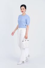 High-end fashion sweater with round neck, puffed sleeves and pearl-embellished body