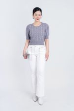 High-end fashion sweater with round neck, puffed sleeves and pearl-embellished body