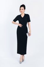 High-end fashion sweater with stretchy V-neck, short sleeves