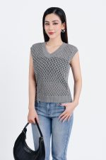 High-end fashion sweater with V-neck mesh vest and tight hem