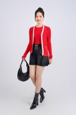 High-end fashionable wool coat with front button closure