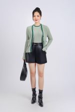 High-end fashionable wool coat with front button closure