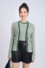 High-end fashionable wool coat with front button closure