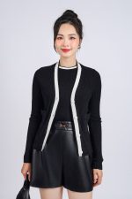High-end fashionable wool coat with front button closure