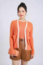 High-end fashionable wool coat with front button closure