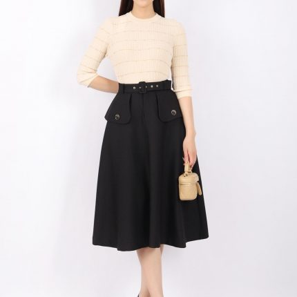High-end sweater with round neck and loose sleeves