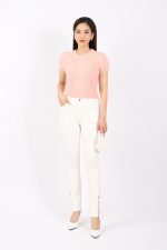 High-end sweater with twisted woven shape and round neck with light puffed sleeves