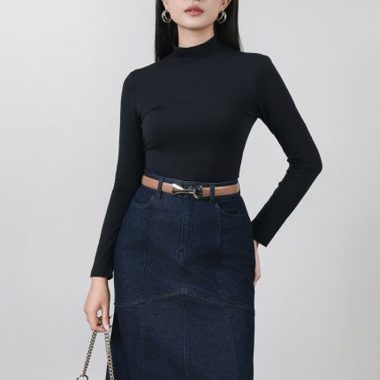 High quality cotton t-shirt with fashionable high neck and long sleeves