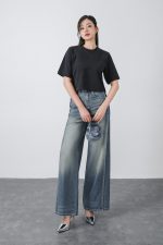 High-quality cotton t-shirt with round neck, crop top, and fashionable border