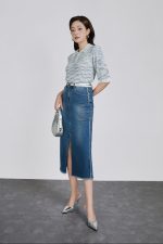 High-quality emulsion wool knitted sweater with a round neck and fashionable horizontal striped pattern